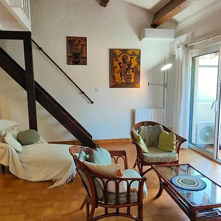 Charming With Pleasant Terrace Apartment *