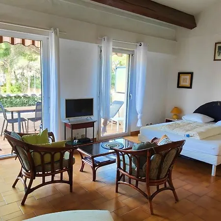 Charming With Pleasant Terrace *